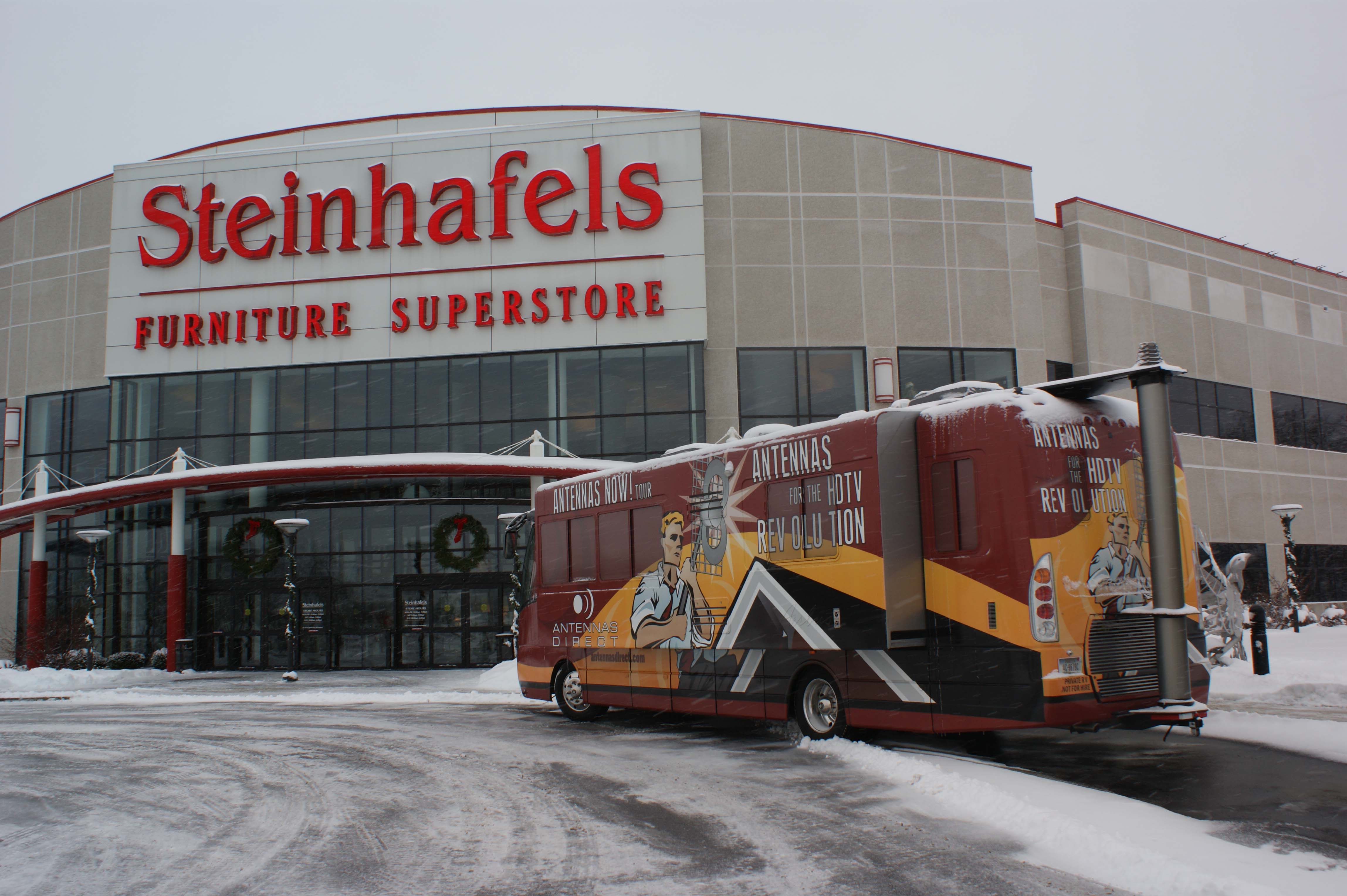 Results image of AD bus in front of furniture store Milwaukee, WI