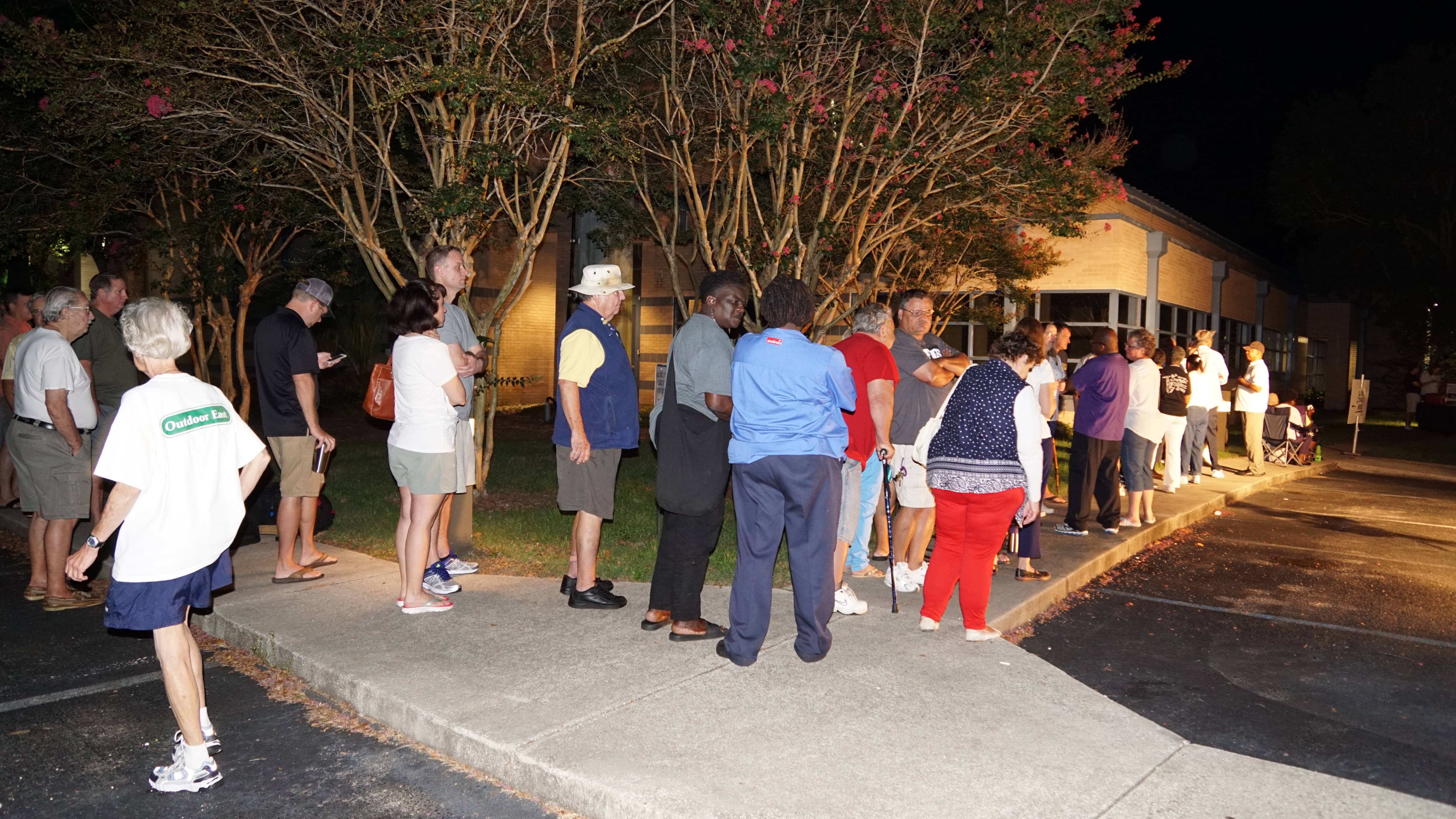 Results image of people waiting in line for antennas